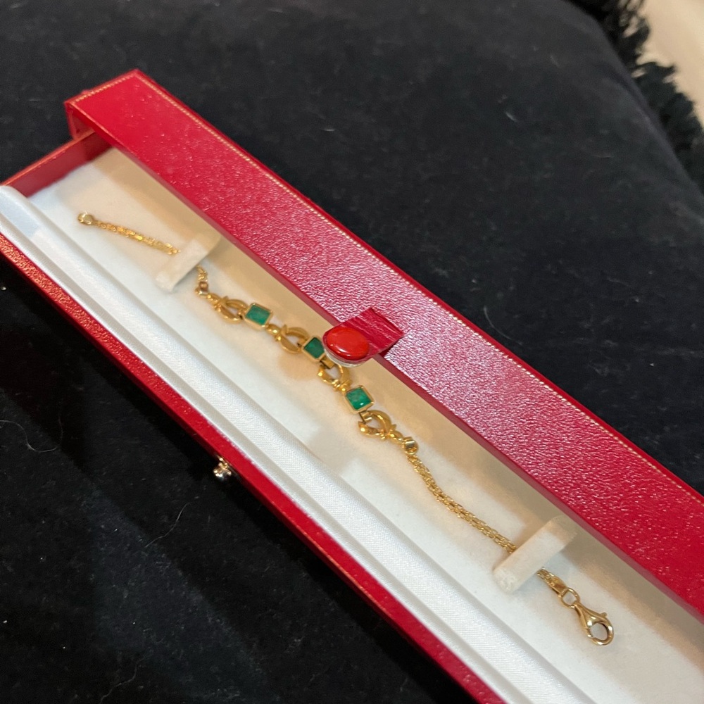 Colombian Emeralds bracelet in 18K gold with 3 square emeralds,  certificación